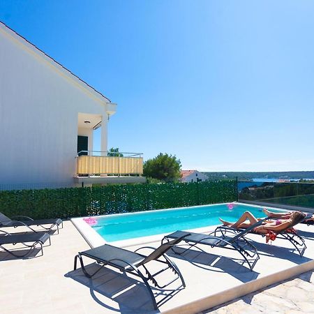 Apartment Jerry With Private Pool Milna  Extérieur photo