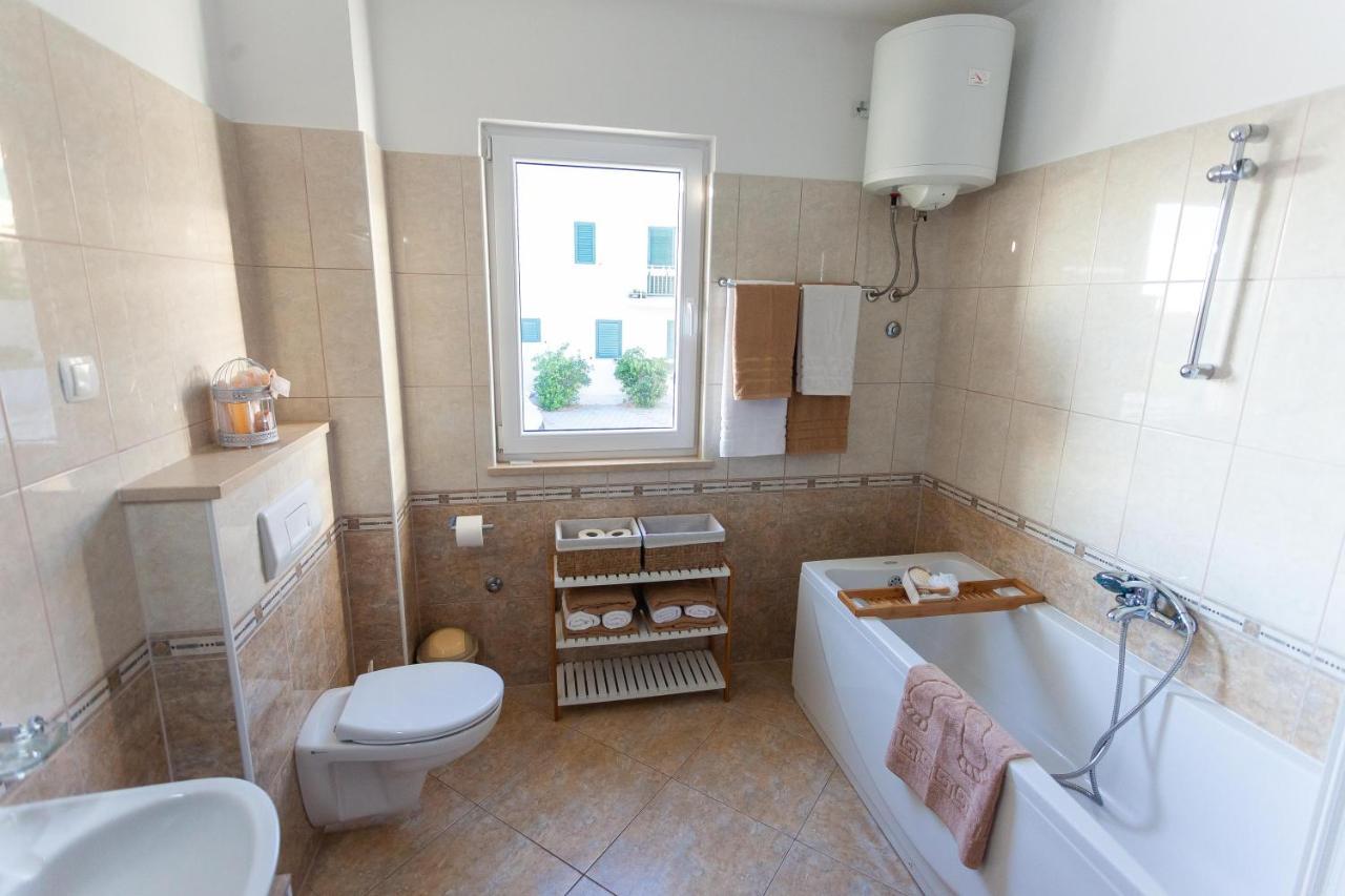 Apartment Jerry With Private Pool Milna  Extérieur photo