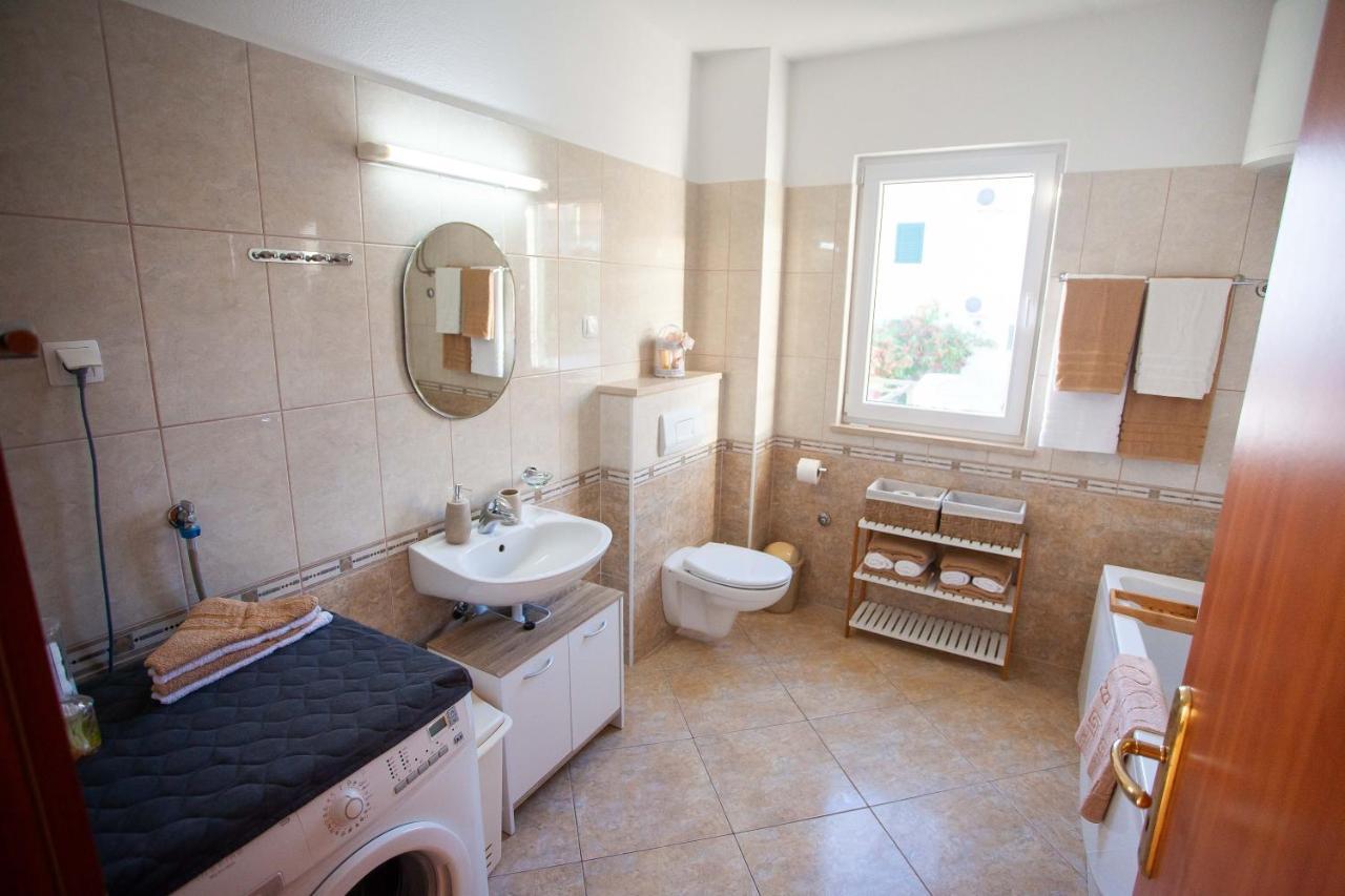 Apartment Jerry With Private Pool Milna  Extérieur photo